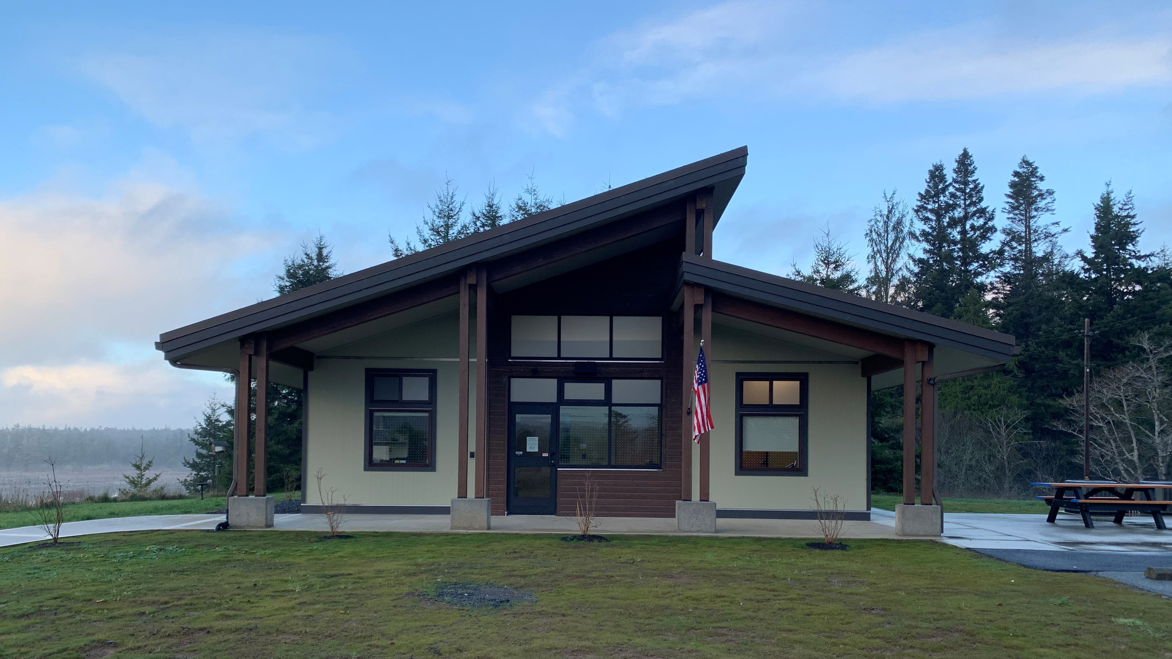 Bandon Office.jpg FWS.gov